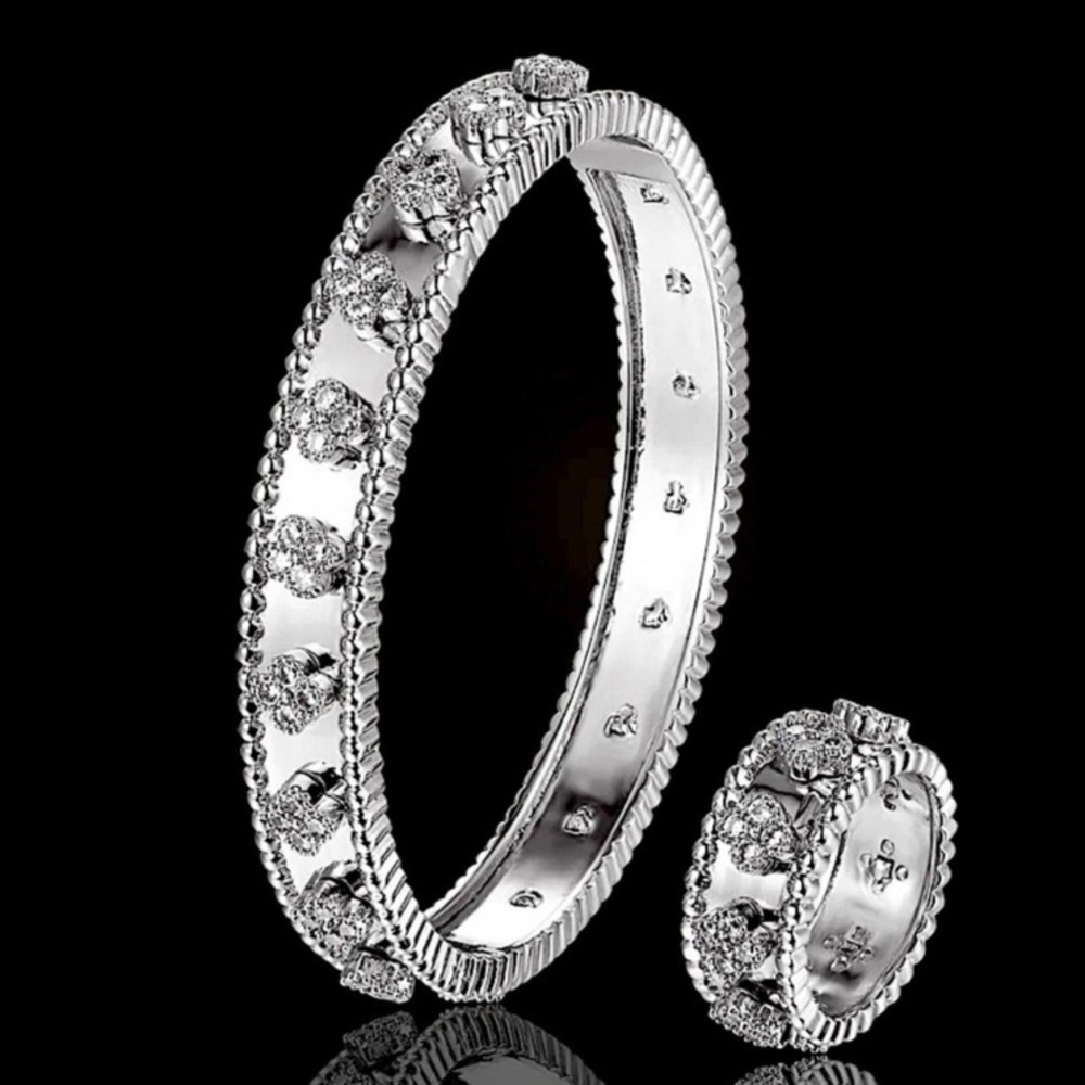 Elegant Platinum Four Leaf Clover Women's Bangle And Ring Jewelry Set NWT